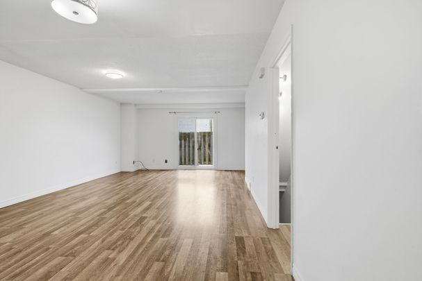 For Lease - 8136 Coventry Road Unit# 21, Niagara Falls, Ontario - Photo 1