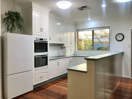FURNISHED ACCOMMODATION - EASTPOINT GARDENS - EAST TAMWORTH - Photo 5