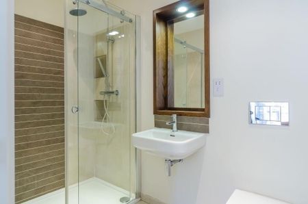 Apt 10 Custom House, Square, Ulster Street, Belfast, BT1 3ES - Photo 5