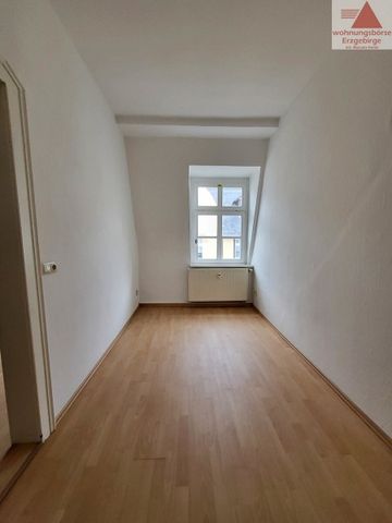 Schicke 2-Raum-Wohnung im Zentrum von Schneeberg mit Einbauküche - Photo 5