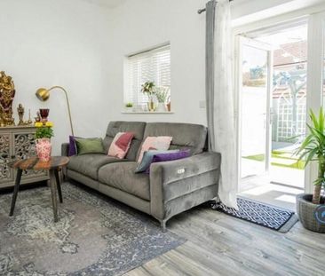 3 bedroom end of terrace house to rent - Photo 1