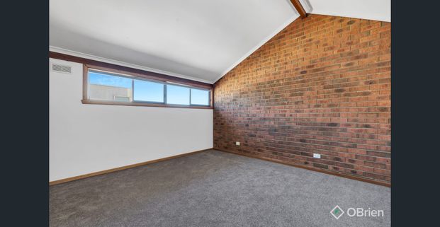 REFURBISHED 1 BEDROOM LOFT STYLE UNIT - GREAT LOCATION - Photo 1