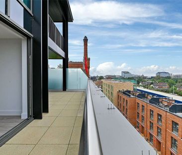 A penthouse apartment with a spacious south facing private terrace - Photo 2