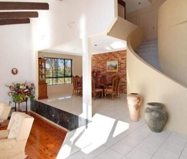 Grand Family Home! - Photo 2