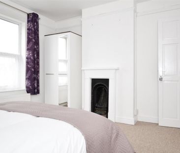 4 bedroom terraced house to rent - Photo 5