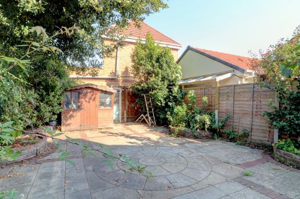 4 Bed Semi-Detached House, Cecil Avenue, IG11 - Photo 1