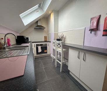 3 bedroom flat to rent - Photo 5