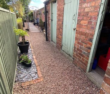 Warwick Street - Photo 1
