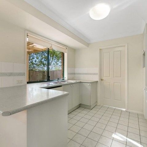 SERENITY & RELAXING 3 BEDROOM TOWNHOUSE IN THE HEART OF EIGHT MILE PLAINS - Photo 1