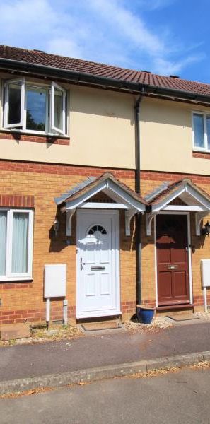 2 bedroom end of terrace house to rent - Photo 1