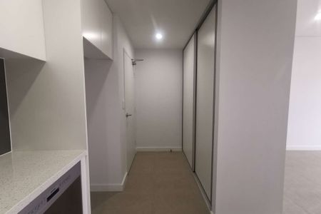 Modern One Bedroom&comma; One Bathroom Apartment - Photo 3