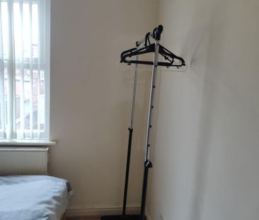 1 bedroom in a house share to rent - Photo 6
