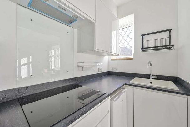 Inner Park Road, Southfields, SW19 - Photo 1