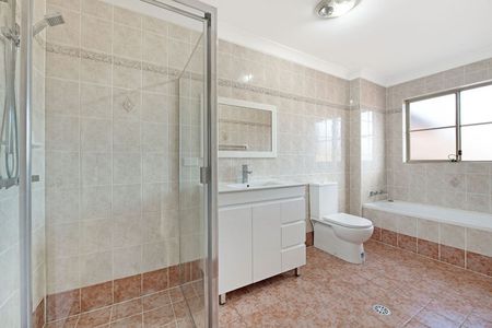 RARE OPPORTUNITY – 3-BEDROOM UNIT IN PRIME POSITION - Photo 2