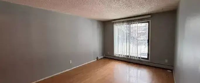 Spacious 1 bed unit with balcony westend | 10141 162 Street Northwest, Edmonton - Photo 1