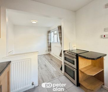 West View, Taffs Well, CARDIFF - Photo 6