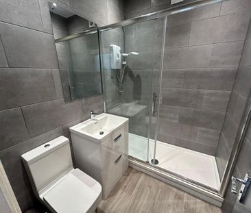 St. Michaels Terrace, Leeds, LS6 - Photo 4