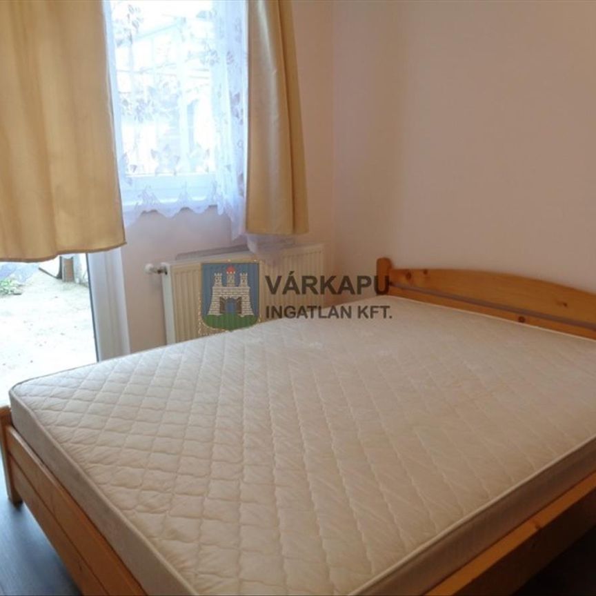 Kiadó újszerű állapotú ház - Székesfehérvár - Photo 1