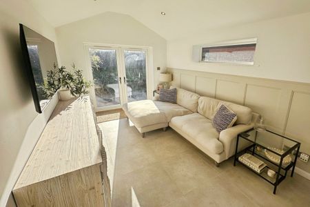 Lincoln Road - Photo 3