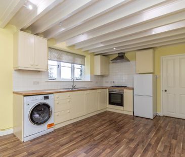 3 bedroom link detached house to rent - Photo 4