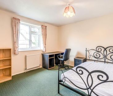 4 bedroom terraced house to rent - Photo 3