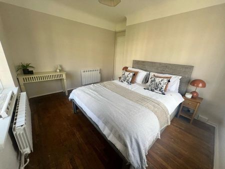 3 bedroom flat to rent - Photo 4