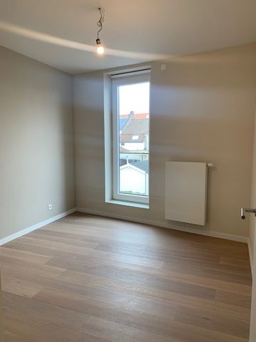 Recent appartement met twee slaapkamers - Photo 3