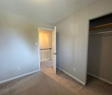For Lease - 286 Mutual Street, Ingersoll, Ontario - Photo 1