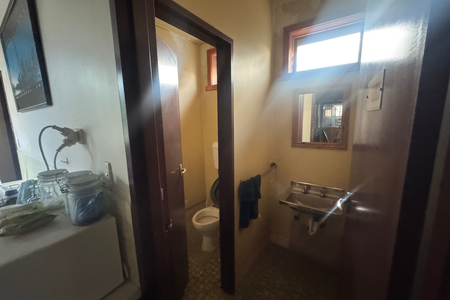 Take Your Business Upstairs! - Photo 4