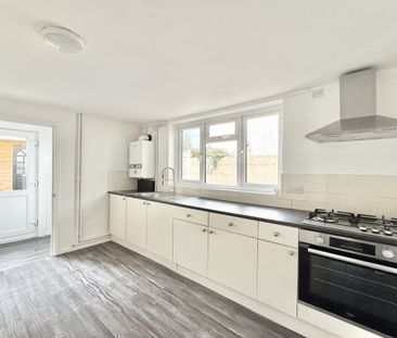 3 bed House Meredith Road, Clacton-on-sea, CO15 - Photo 4
