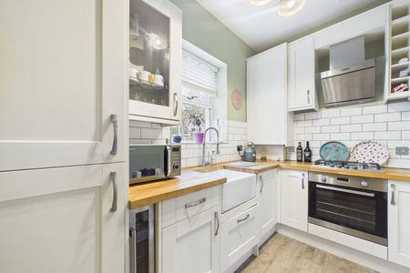 2 bedroom Flat in Oxfordshire Place, Bracknell - Photo 5
