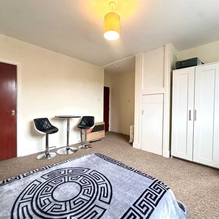 Christchurch Road, Bournemouth - Photo 1