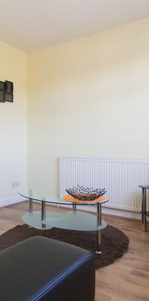 258a TINSHILL ROAD Leeds - LS16 7BT - Photo 1