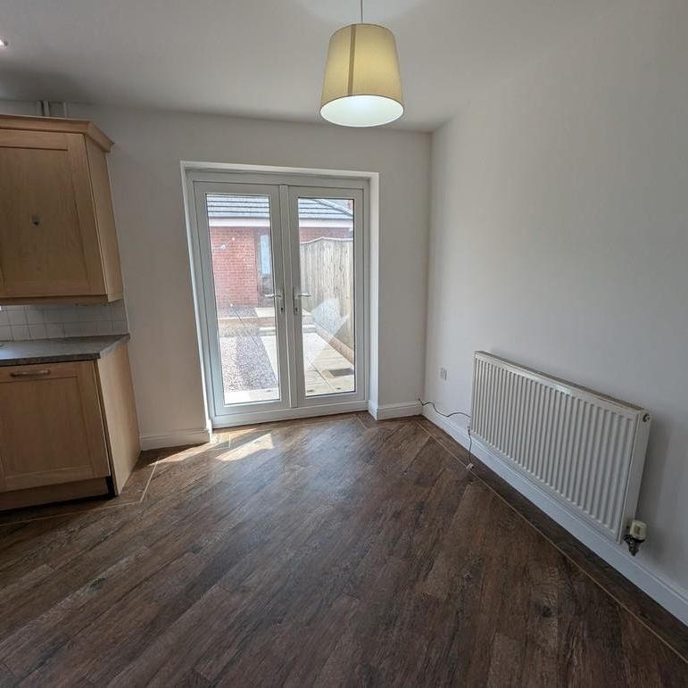 3 bedroom semi-detached house to rent - Photo 1