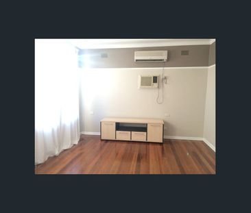 QUIET & COMPACT 3 BEDROOMS HOUSE FOR RENT!! - Photo 1