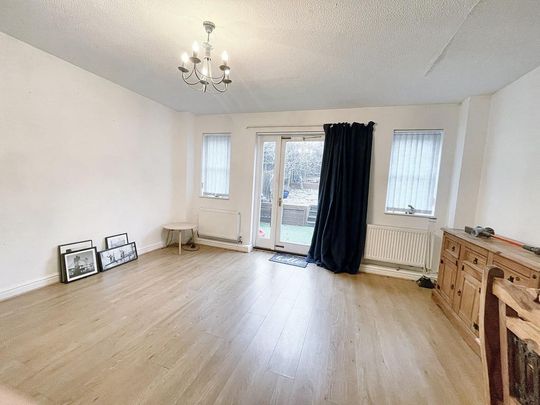 2 bedroom property to rent - Photo 1