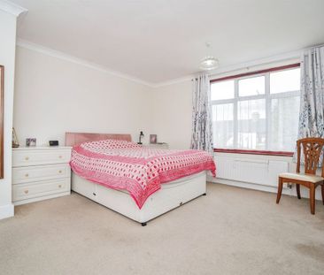 Room in a Shared House, Shirley Gardens, IG11 - Photo 5