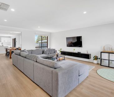 21 Kinlora Avenue, Epping VIC 3076 - Photo 1