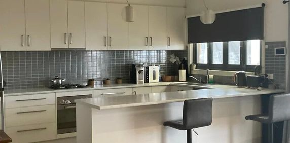 Melton West - Photo 2