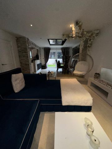 5 bedroom detached house to rent - Photo 2