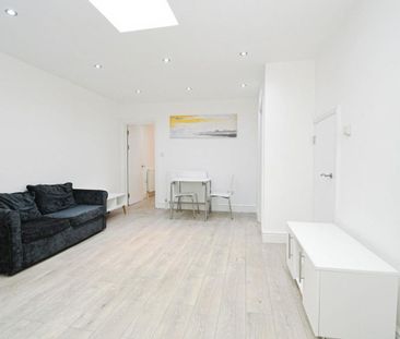 St. Johns Road, Isleworth, TW7 - Photo 2