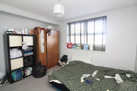 2 Bedroom Apartment - Photo 3