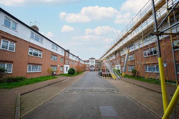 Lady Margaret Road, Southall, UB1 - Photo 1