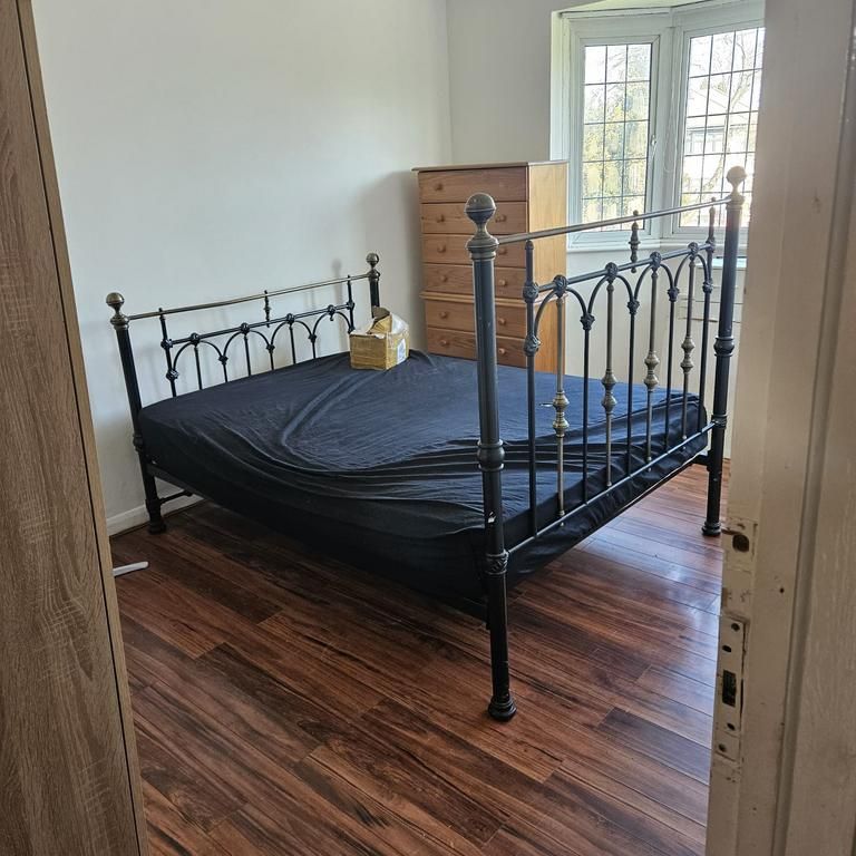 1 bedroom in a flat share to rent - Photo 1