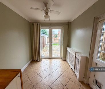 2 bedroom terraced house to rent - Photo 3