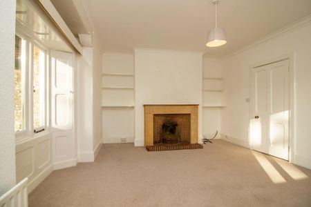 4 bedroom detached house to rent - Photo 2