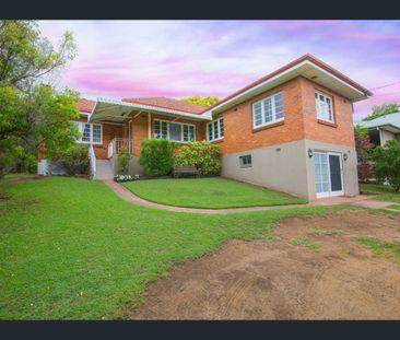 15 Napier Circuit, Silkstone, Qld 4304 - Photo 5
