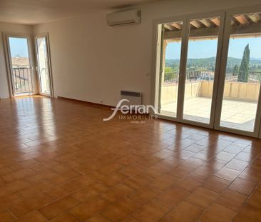 Location Appartement 2 pièces 59m² LORGUES 83510 - Photo 1