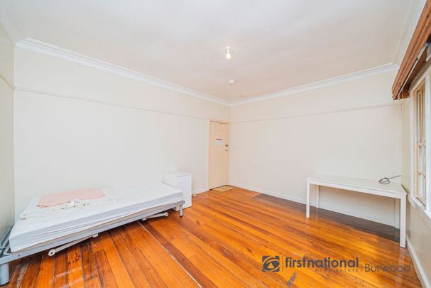 Fully furnished room. 10 minutes walk to Deakin Uni - Photo 1