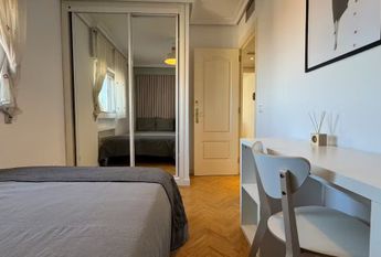 Calle de Tribaldos, Madrid, Community of Madrid 28043